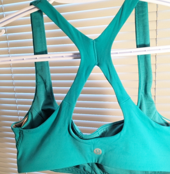 LULULEMON SmoothCover Yoga BraLight Support, B/C Cup - Picture 2 of 5